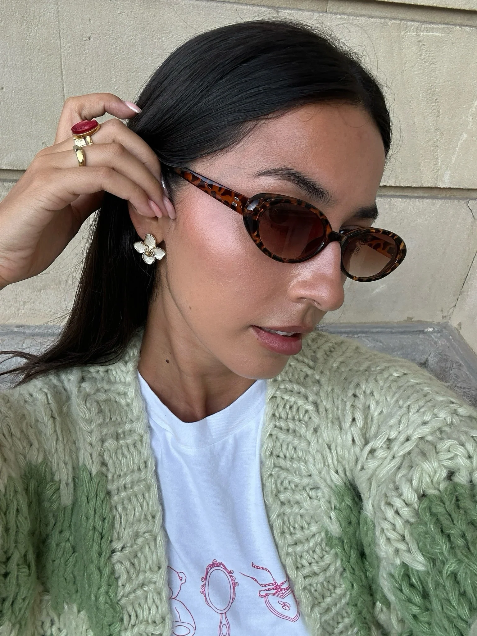 Cream Carmelia Cutesie Earrings - Image 3